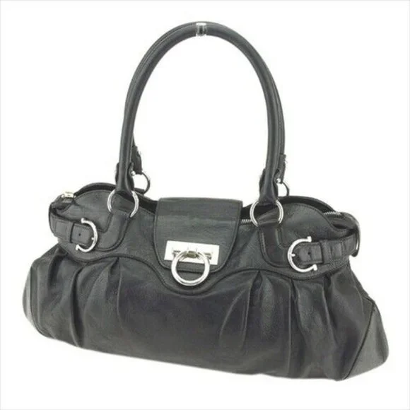 ハンドバッグ SALVATORE FERRAGAMO BLACK LEATHER MEDIUM HANDBAG Salvatore Ferragamo | Bags | Salvatore Ferragamo Bag Hand